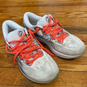 Women’s ASICS Gel Cumulus 23 size 8